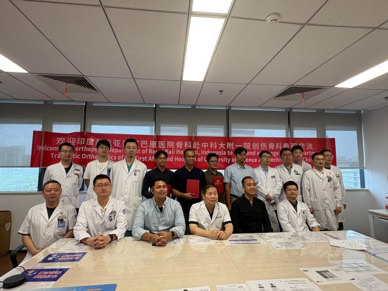 Bridging Expertise: Demonstração Clínica OBS para a Indonésia Royal Bali Hospital