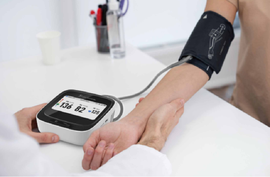 BP3 AIECG Tecnologia para Monitoramento Preciso da Presso Arterial e Rastreio Inteligente do Ritmo C...